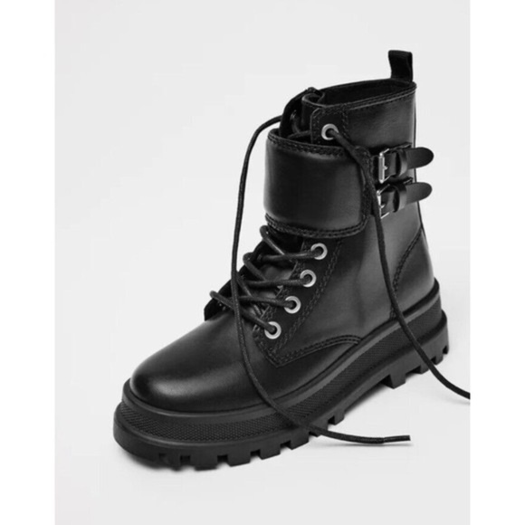 ZARA Women Black Platform Chunky Ankle Biker Boots Faux Leather 38 - Picture 1 of 11